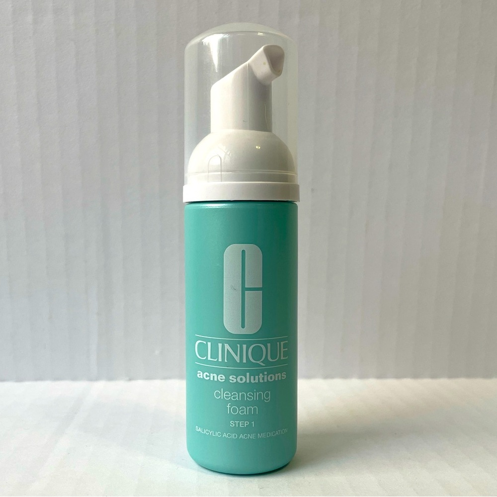 Clinique
Acne Solutions Cleansing Foam Face Wash Step 1 Mini